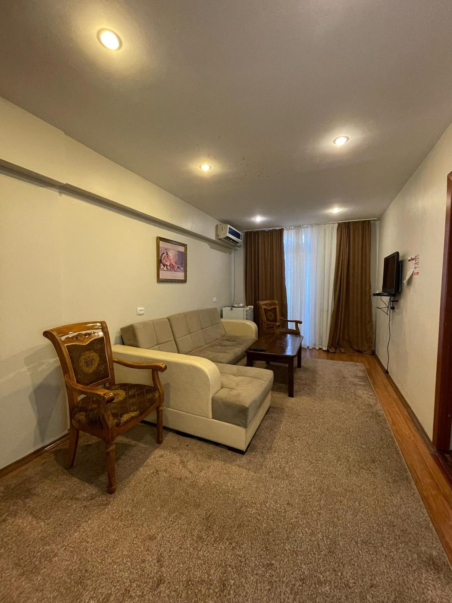 Salam Hotel Osh Dış mekan fotoğraf